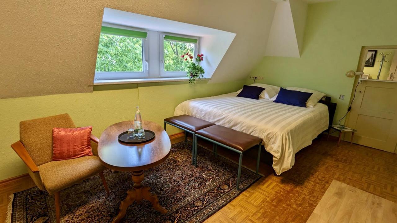 Grosse Ferienwohnung Mit Loggia Und Garten In Chociebuż Zewnętrze zdjęcie