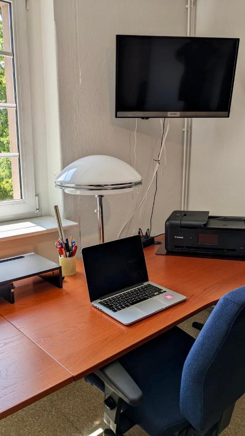 Grosse Ferienwohnung Mit Loggia Und Garten In Chociebuż Zewnętrze zdjęcie