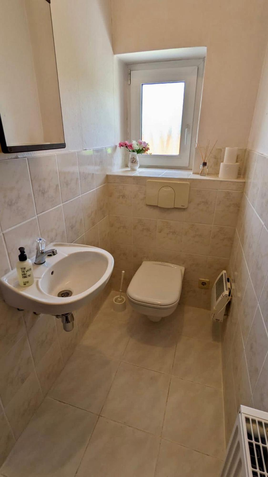 Grosse Ferienwohnung Mit Loggia Und Garten In Chociebuż Zewnętrze zdjęcie